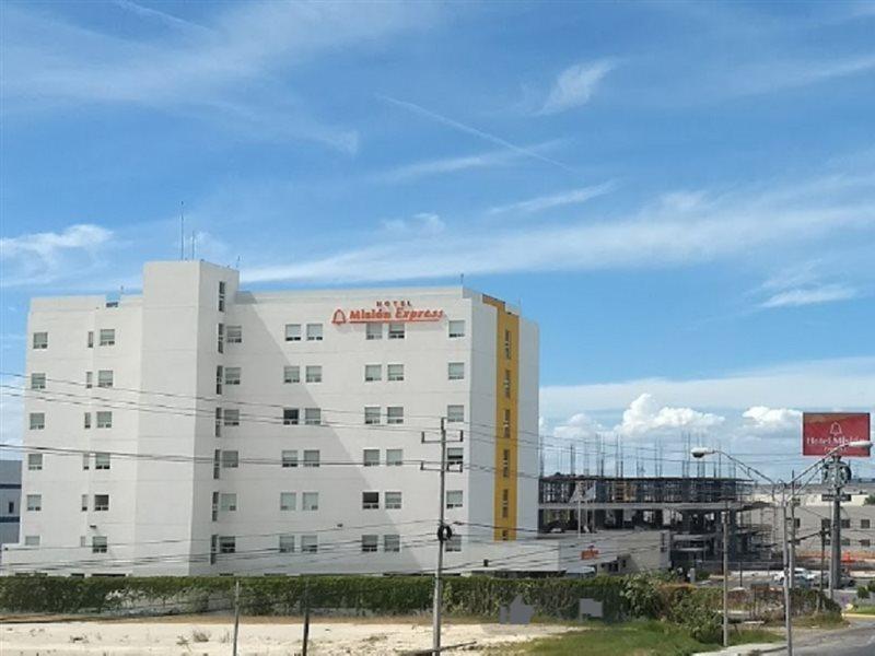 מלון Apodaca Mision Express Monterrey Aeropuerto La Fe מראה חיצוני תמונה